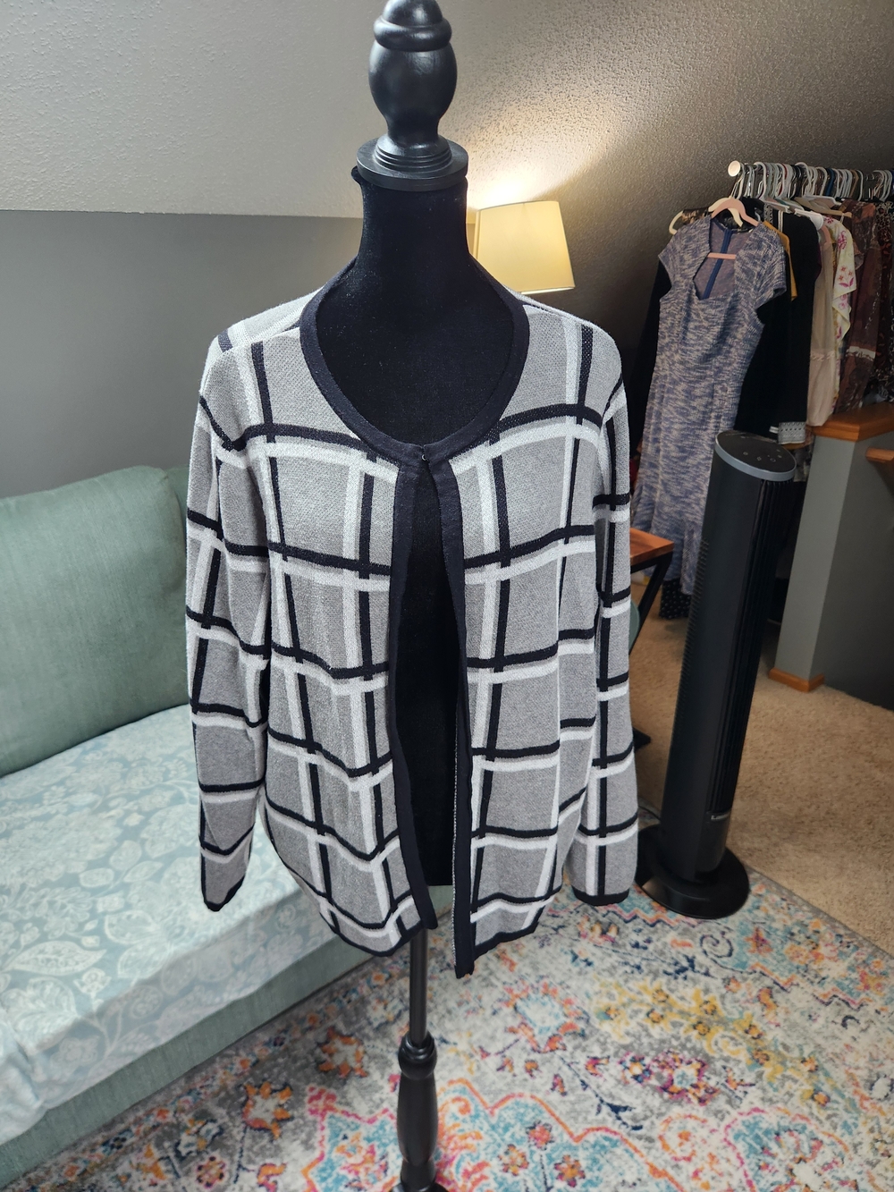 Liz Claiborne Checkered Cardigan Gray & Black Size 1X Great Condition Sparkly
